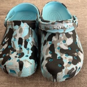 CROCS Kids Camo Water Shoes - Blue and Black